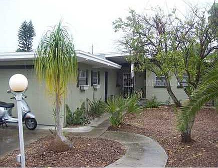 1st image of 360 Avenida Madera