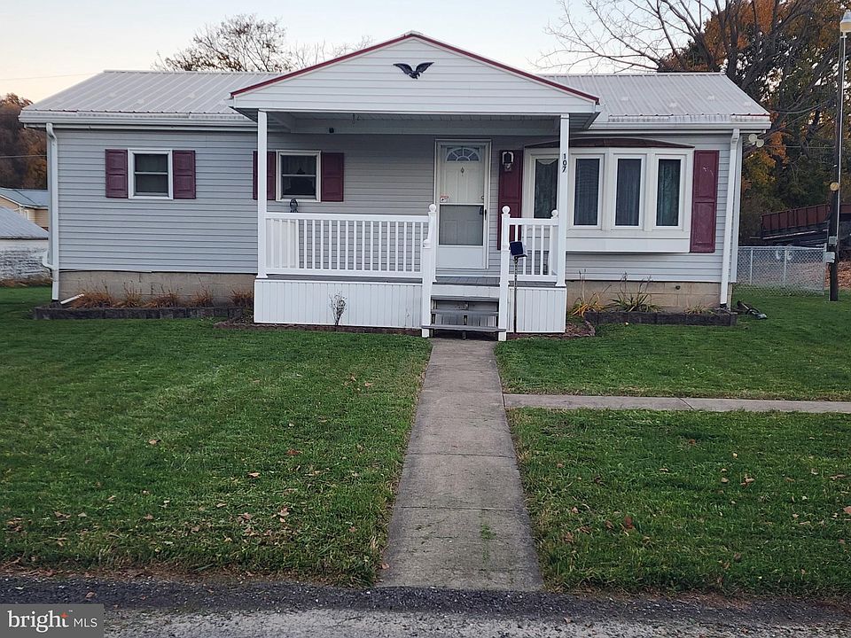 1st image of 107 E Church St