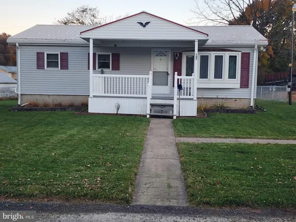 107 E Church St, Freeburg, PA 17827