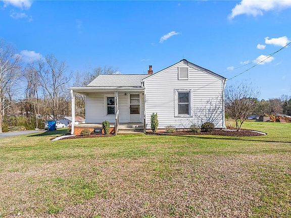 2nd image of 2221 Gerringer Mill Rd