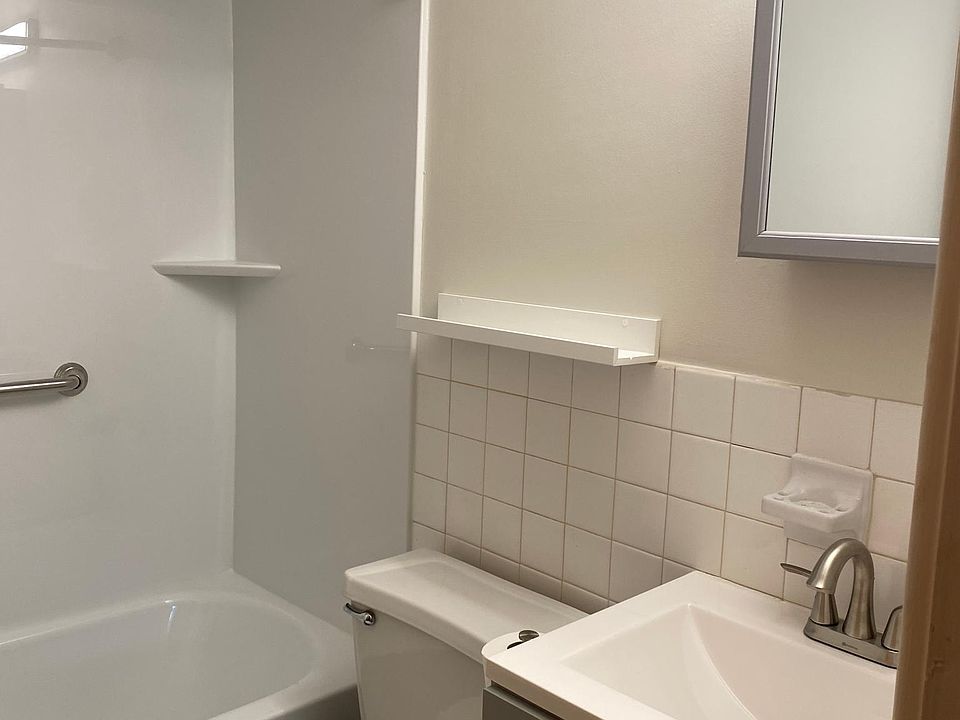 1st image of 115 S Rocky River Dr APT 208