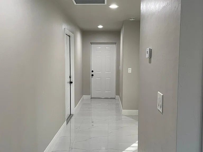 4632 Leonard Blvd S — Photo 2