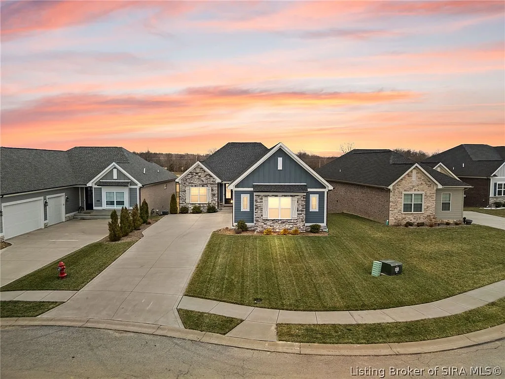 1619 Greenbrier Pointe photo 1