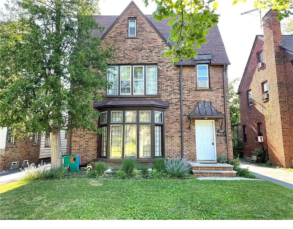 3681 Glencairn Rd photo 1