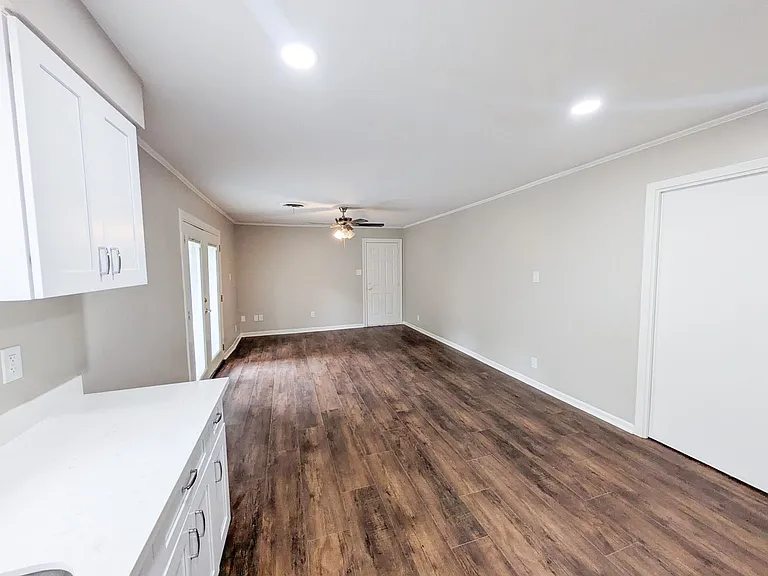 2331 Coronado Pl — Photo 3