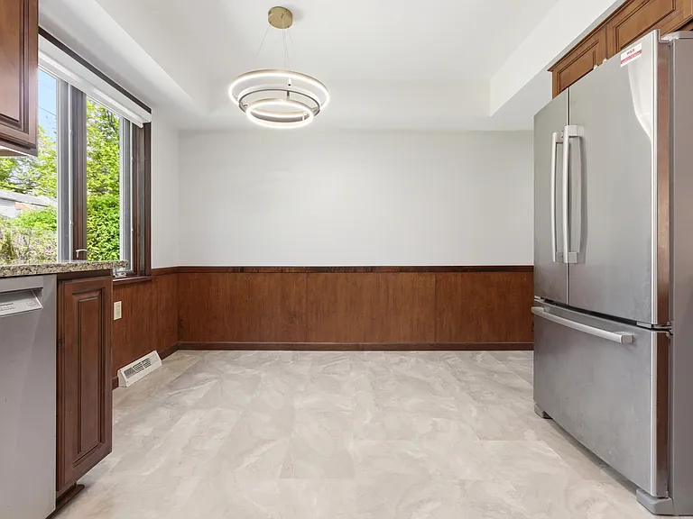 2056 Laurel Hill Dr — Photo 12
