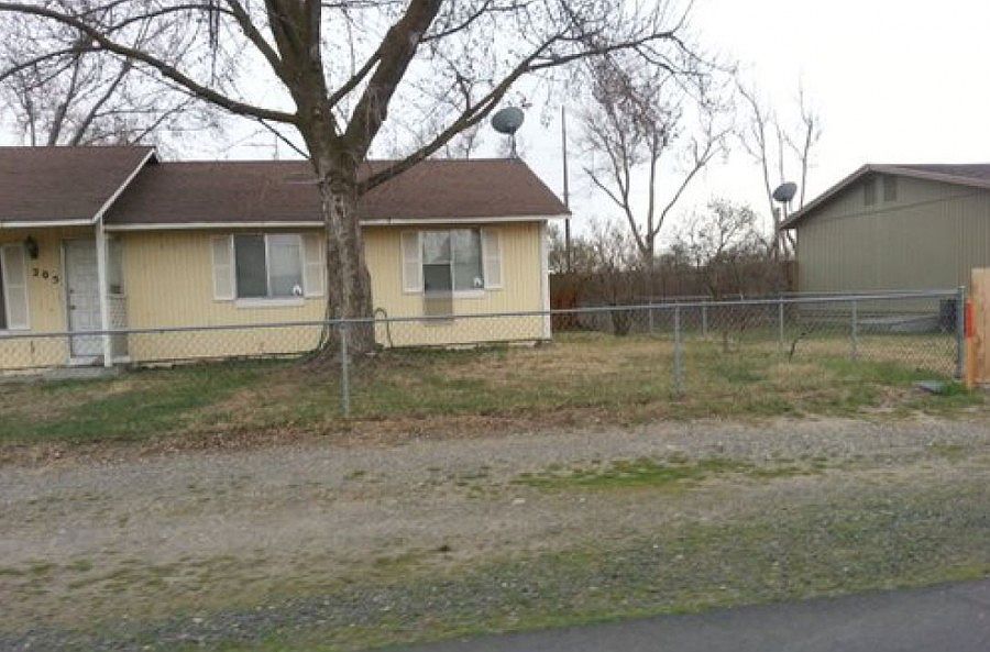 2nd image of 205 Wenatchee St
