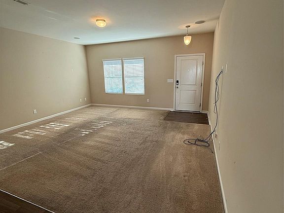 3rd image of 834 Von Buren Blvd