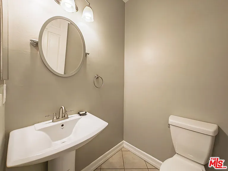 5237 Willowcrest Ave #105 — Photo 11
