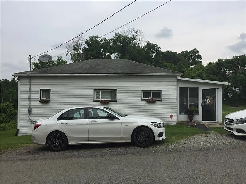 109 Baltimore St photo 1