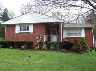 214 Larue Dr, Coraopolis, PA