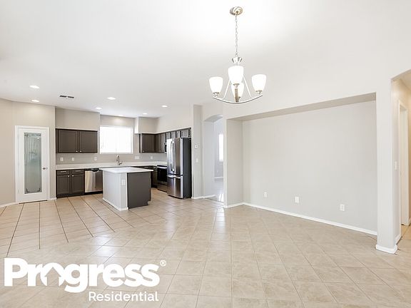 4th image of 3206 S 99th Dr
