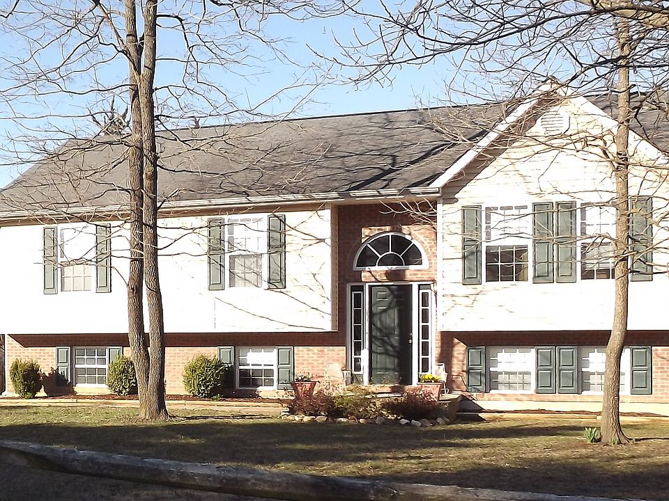 1st image of 210 Youngs Dr