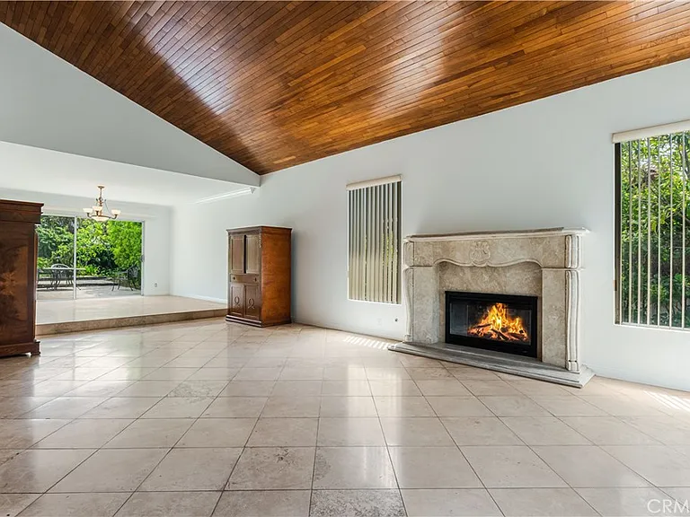 2396 Venus Dr — Photo 4