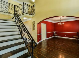 115 S Esplanade Way, Stafford, TX 77477
