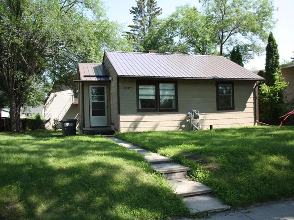 5227 51st St, Redwater, AB T0A 2W0