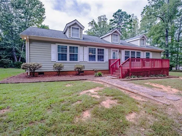 2320 Colerain Creek Dr, Winston Salem, NC 27106