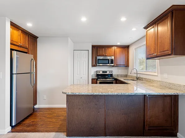 11615-11627 91st Ln NE #6-OB, Kirkland, WA 98034