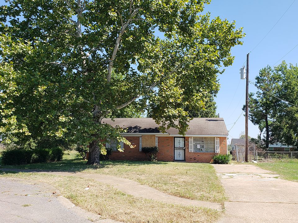 2nd image of 3026 E Polk Cv