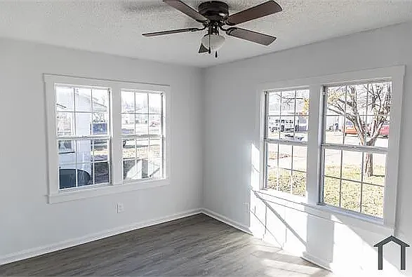 Charming 3-Bedroom Home in Duncan Move-In Ready — Photo 3