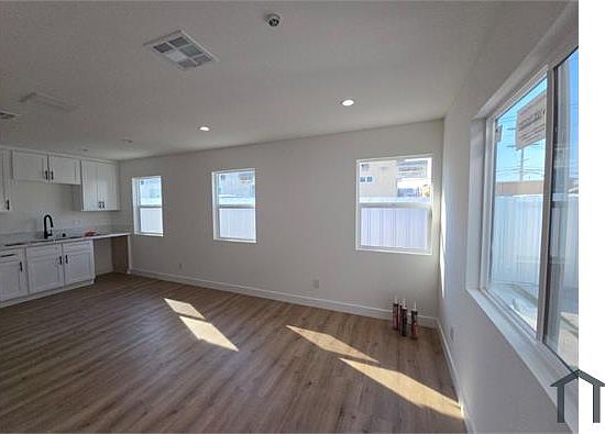 2nd image of 1547 W 82nd St #1547