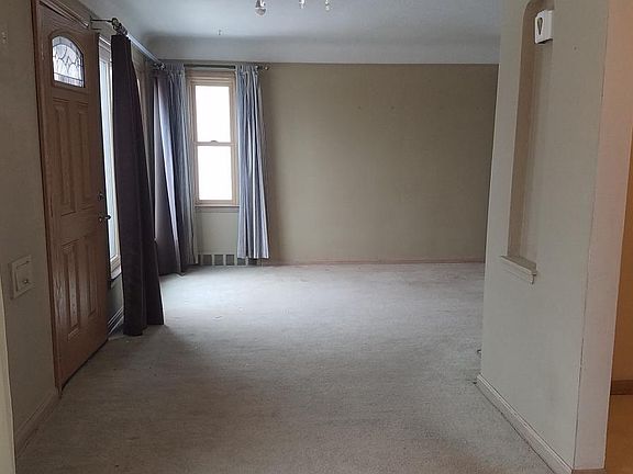 2nd image of 8320 Wainstead Dr