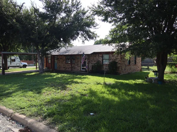 701 Meadowlark St, Hamilton, TX 76531