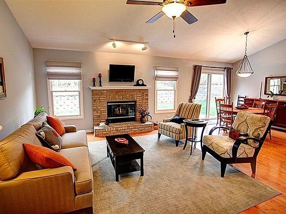 5th image of 7279 Hartcrest Ln