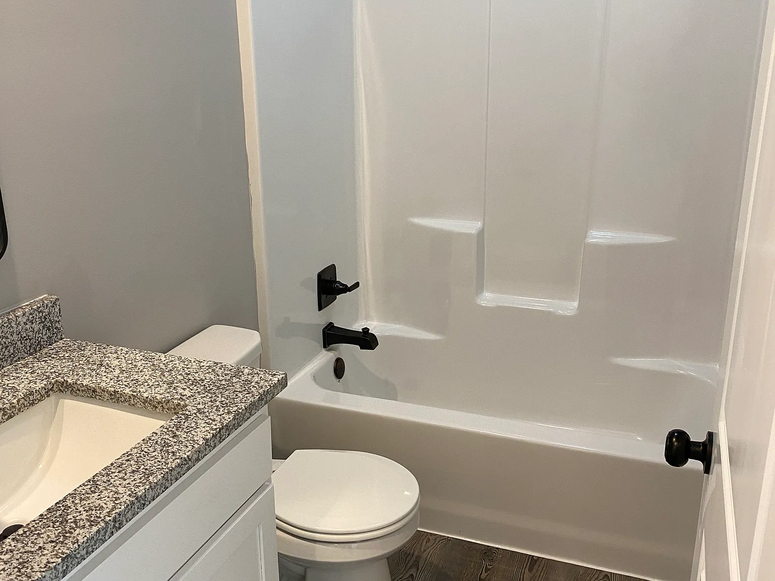 2 bed, 900 sqft, $1,000 — Photo 3