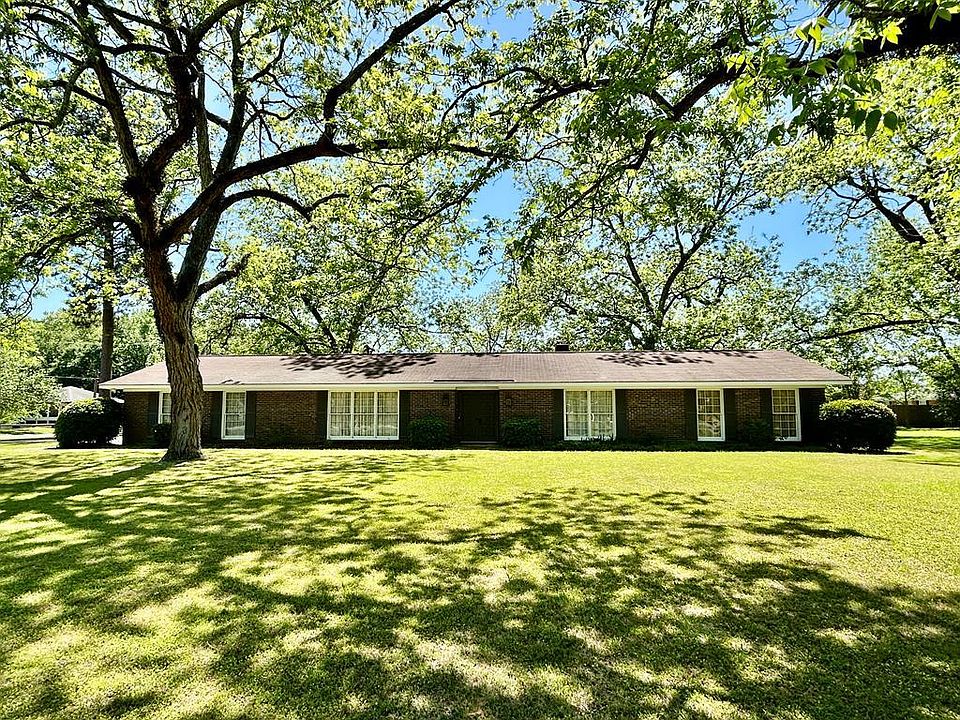 1st image of 304 Saint Francis Rd