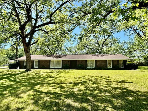 304 Saint Francis Rd, Eufaula, AL 36027