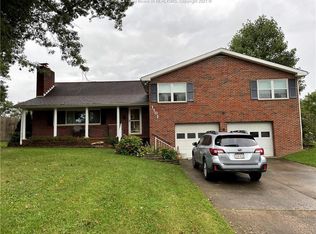 1101 Highland Dr, Saint Albans, WV 25177