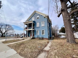 16 Spring St FLOOR 3, Pawtucket, RI 02860