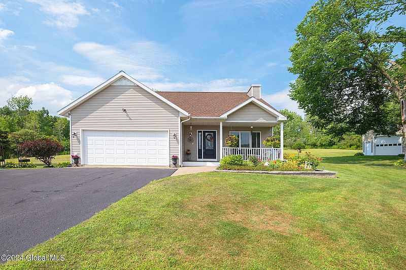 3rd image of 2 Courtney Drive