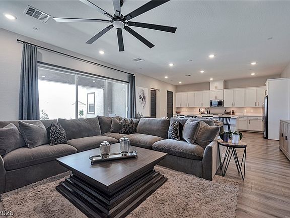 4th image of 380 Portia Village Dr