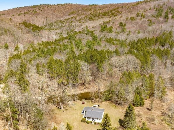 120 E River Rd, Chester, MA 01011