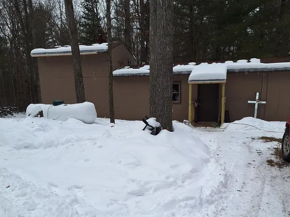 10033 Harpfer Dr, Harrison, MI 48625