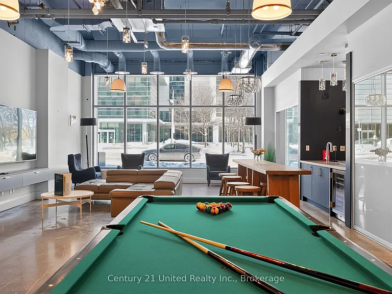 100 Bond St E #422 — Photo 10