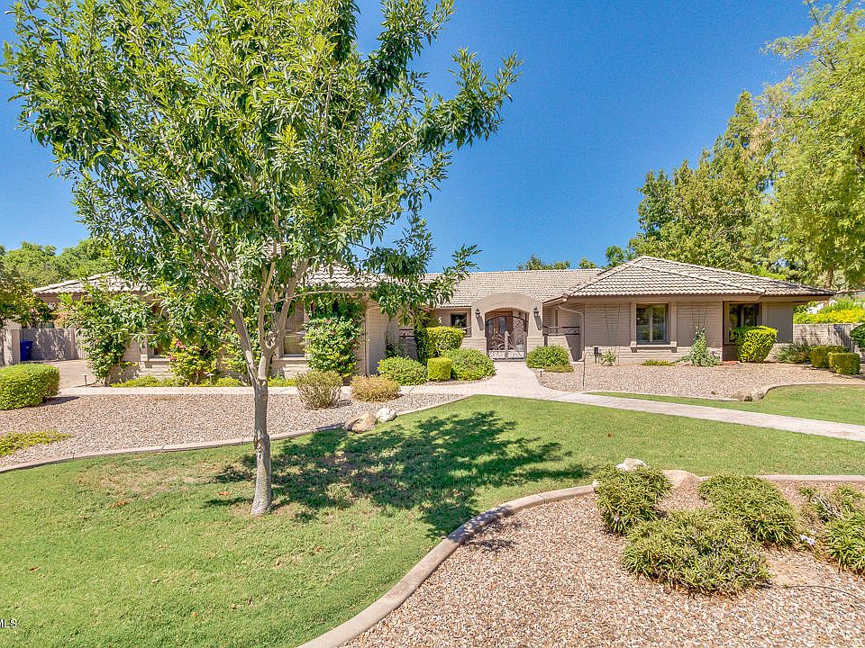 1st image of 2132 E Calle De Arcos
