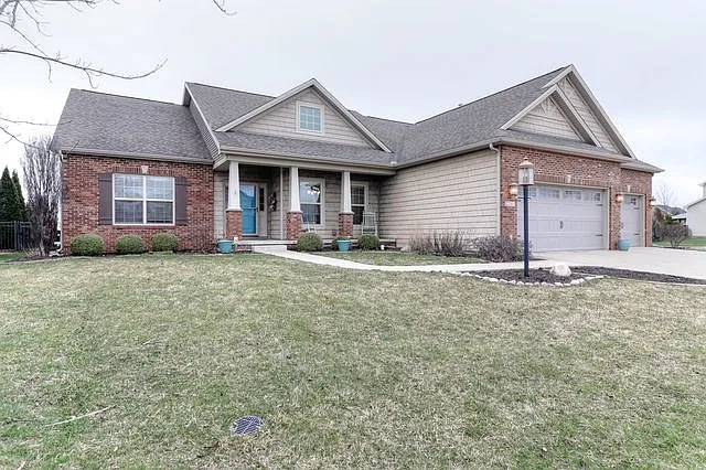2201 Savanna Dr photo 1