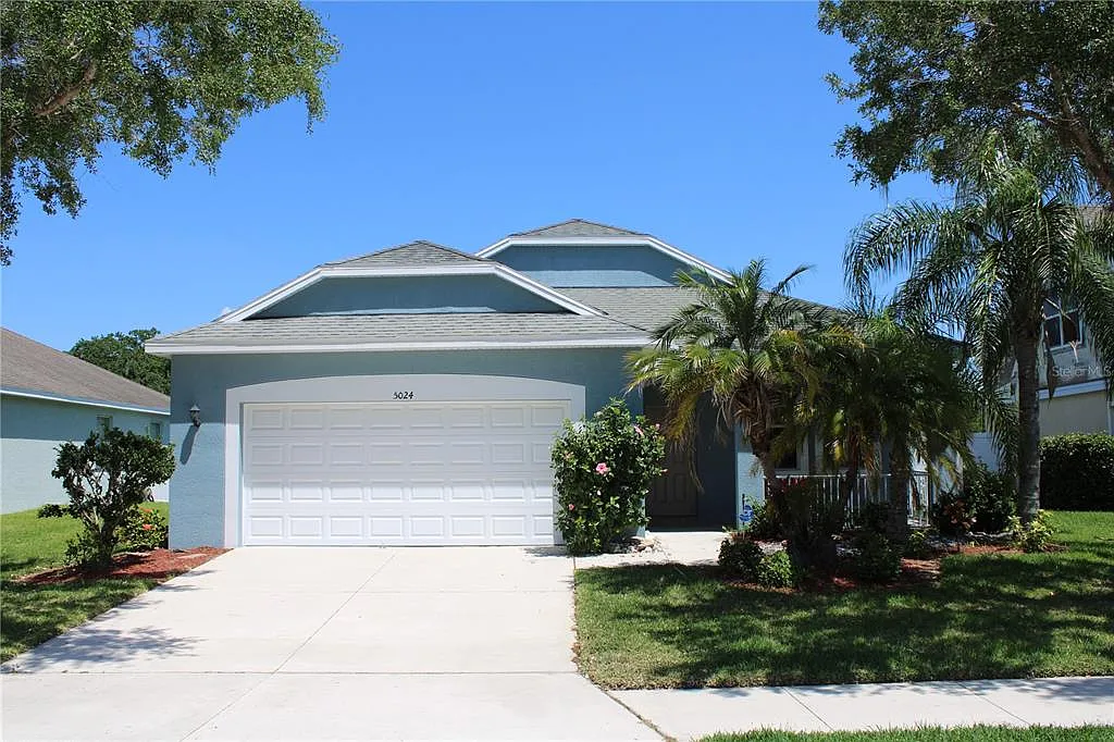 3 bed, 2.0 bath, 1772 sqft, $2,395 — Photo 1