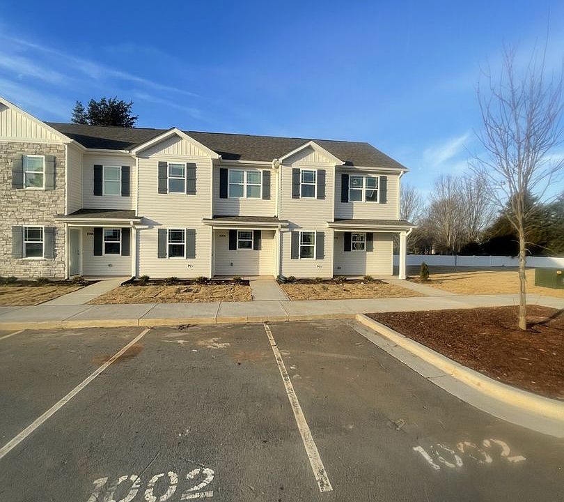 1st image of 1002 Peony Ln