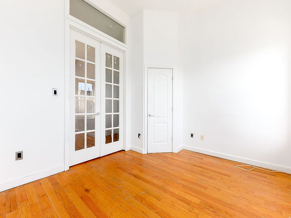 2nd image of 187 Johnson Ave #2R