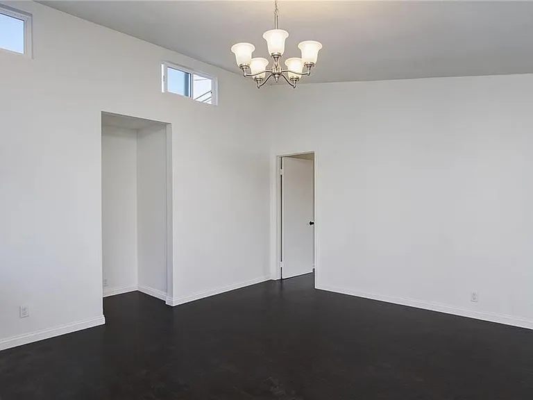 1516 W Hellman Ave #B — Photo 2