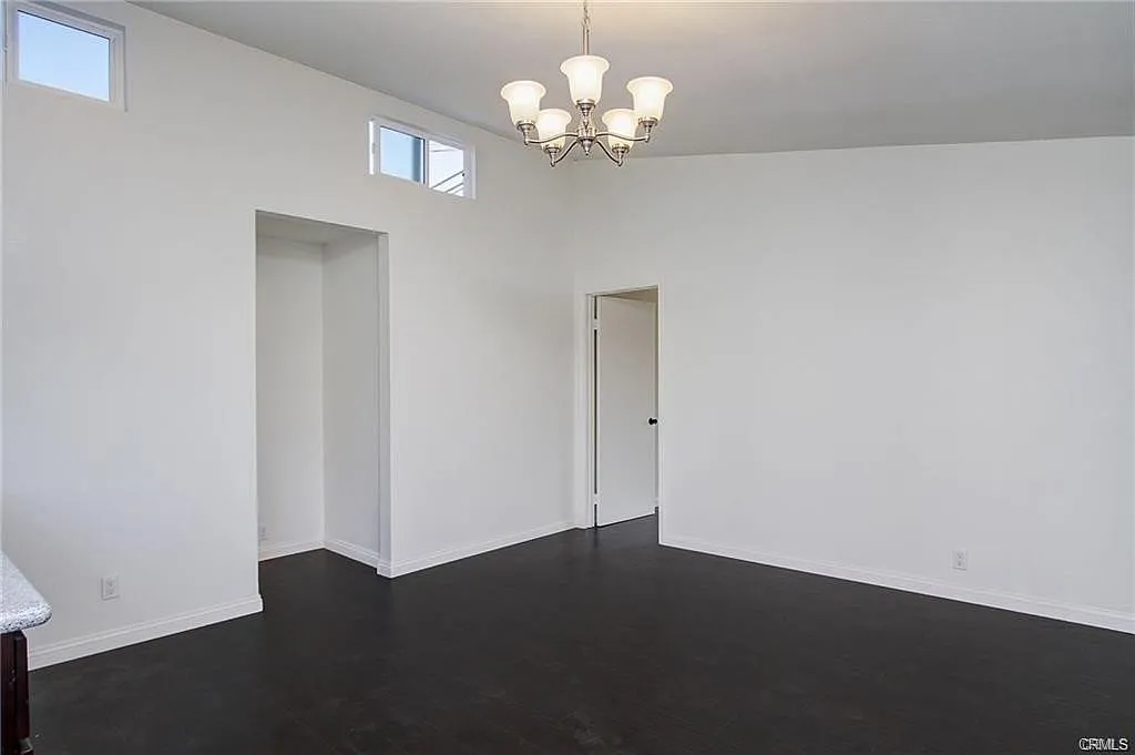 Building Photo - 1516 W Hellman Ave #B