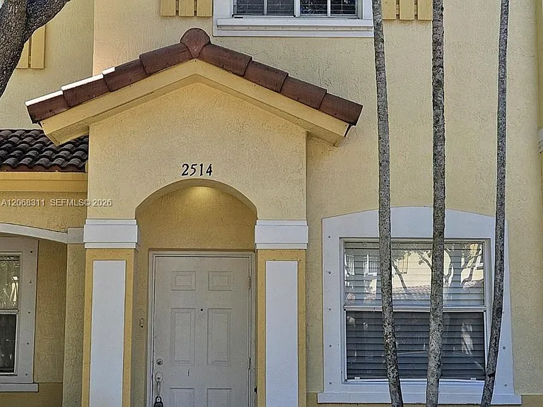 2514 SW 83rd Ter #104 — Photo 1