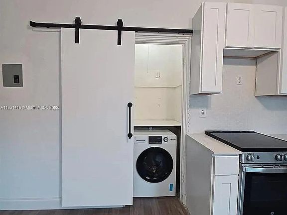 5th image of 2822 Pine Tree Dr #4A