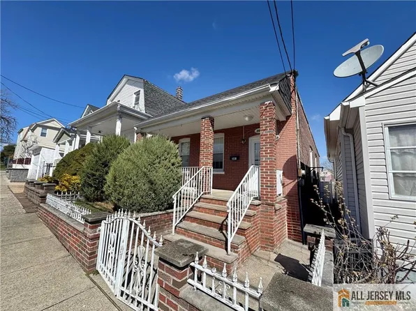344 Arnold Ave, Perth Amboy, NJ 08861