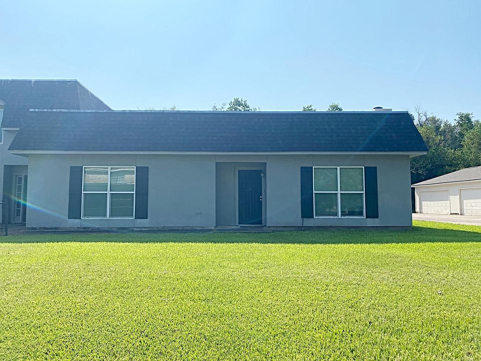 1st image of 3065 Willow Pl #D