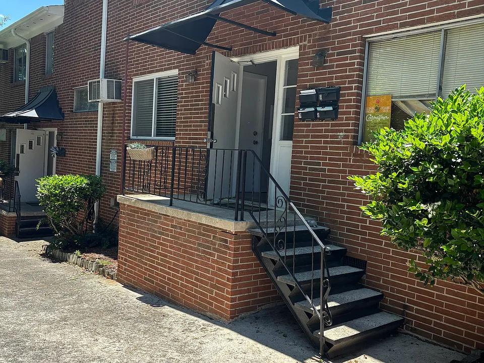 765 Saint Charles Ave NE #6